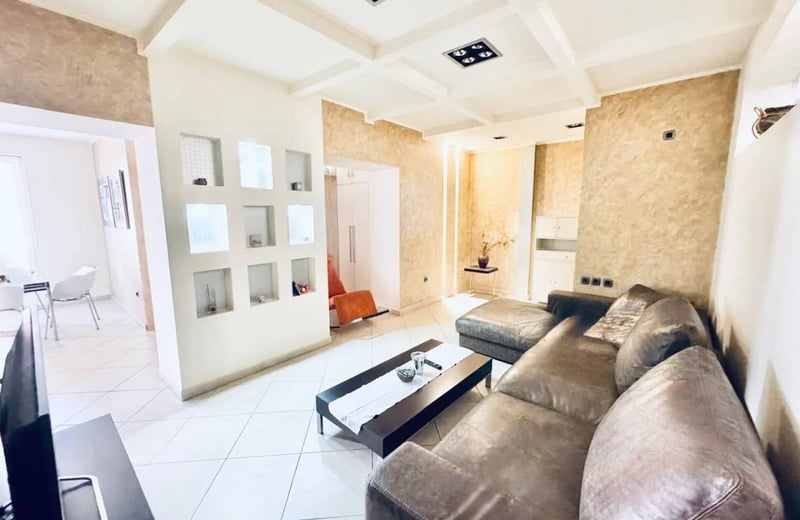 Alquiler de un acogedor piso de 2 habitaciones, 56 m², en el centro de Belgrado, Serbia